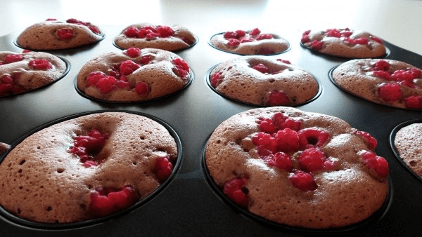 muffins-baking-cupcake-berry-pastry-sweet